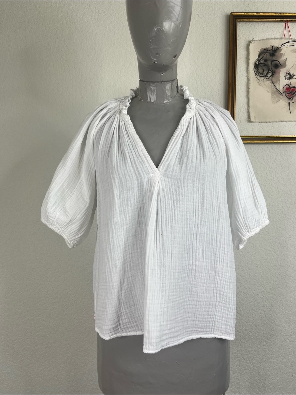 XiRENA Jules Top in White Gauze V Neck Pouf Sleeve